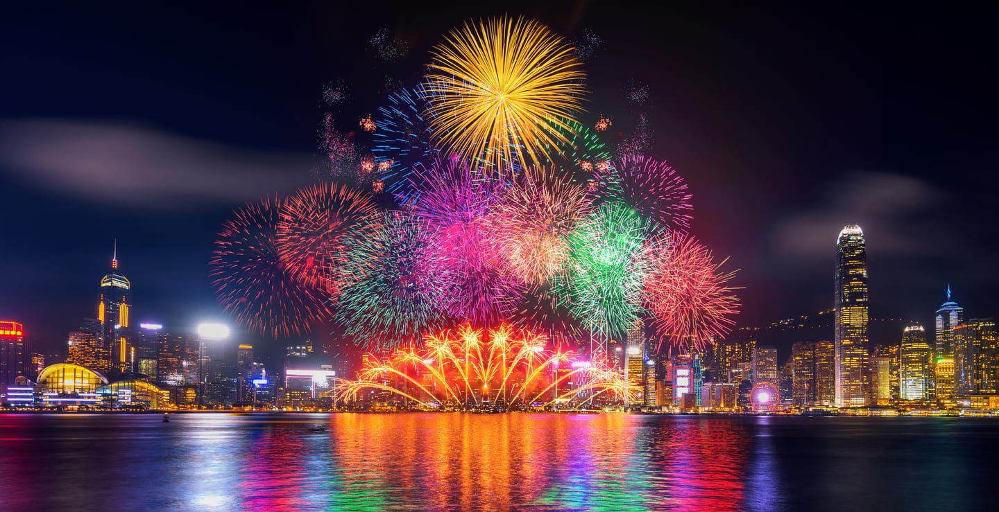 Visit Hong Kong Fireworks from a Yacht