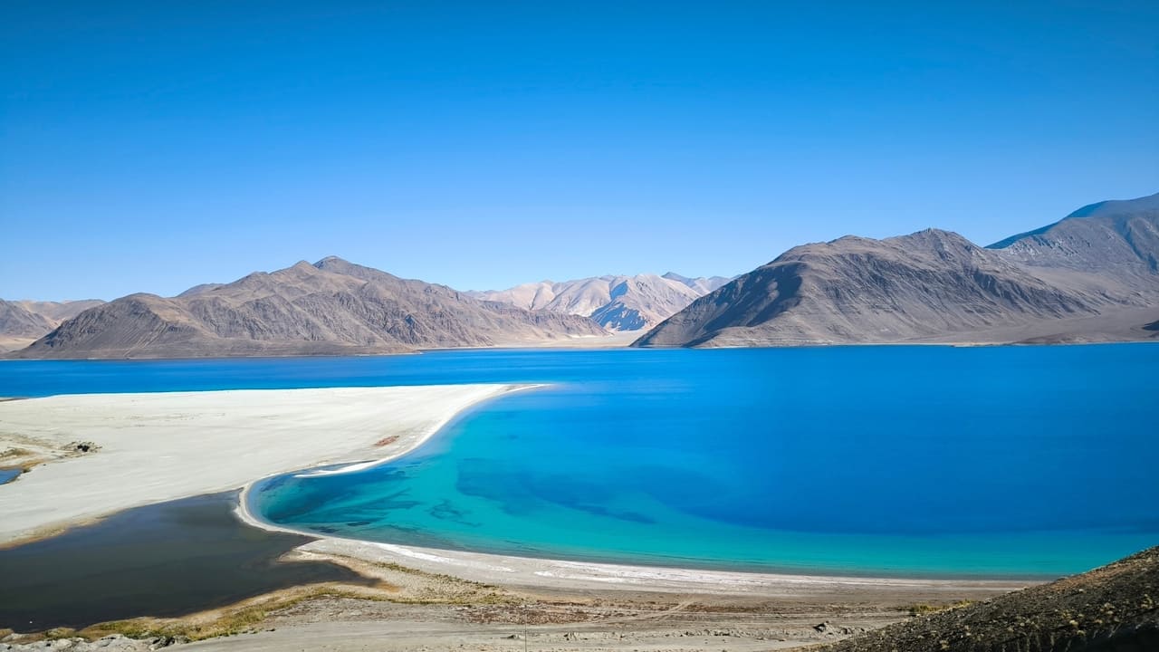 Pangong Tso lake in leh is a best peaceful place to be in north India