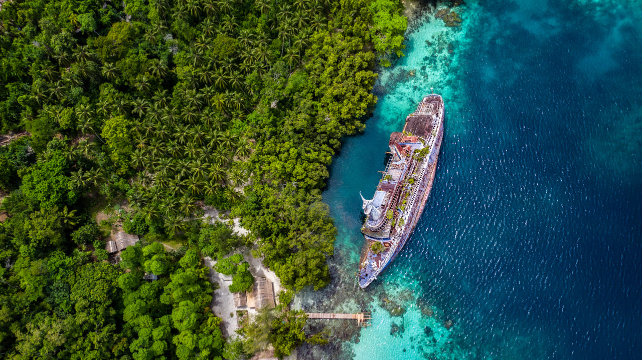 Shipwrecked in solomon island in the pacific