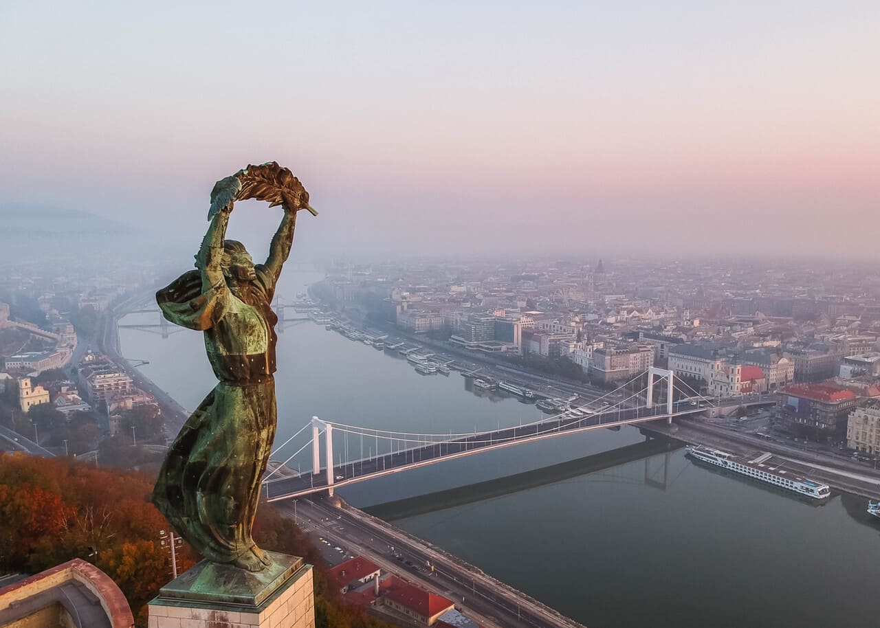 the-statue-of-liberty-budapest