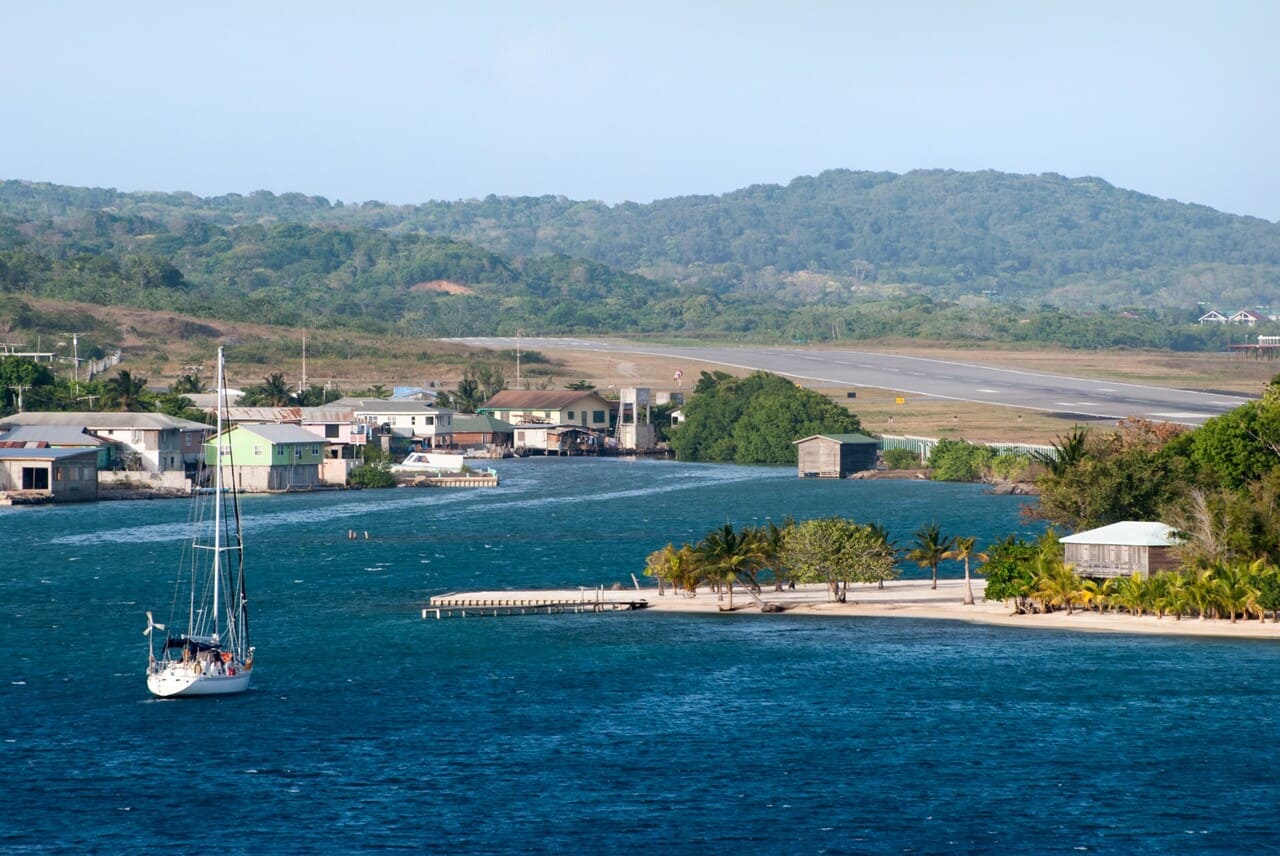 Roatan honduras travel to warm caribbean island