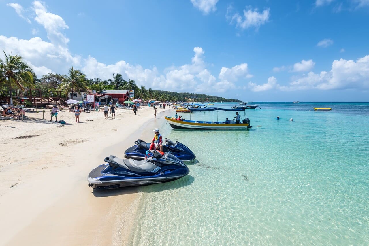 water sports to explore in Roatan Honduras